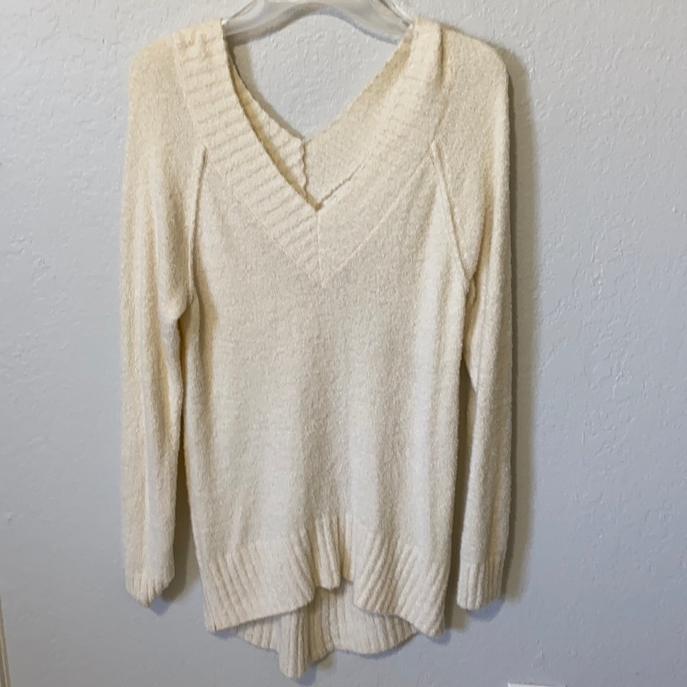 CASLON women’s long sleeve V neck sweater (Size S)